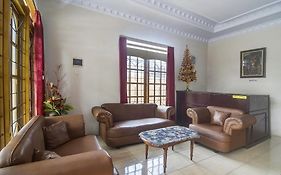 Oyo 92041 Hotel Borneo